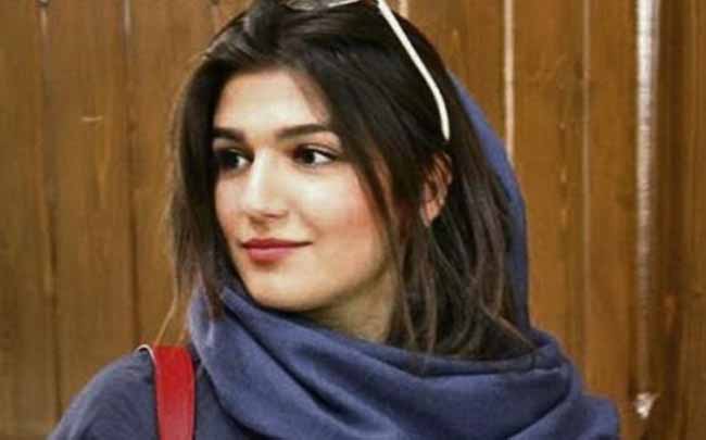 मैच देखने की इतनी बड़ी सजा मिली इस लड़की को!