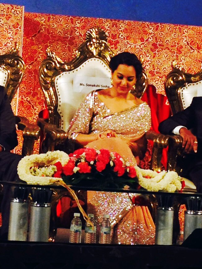 रजनीकांत-सोनाक्षी की फिल्म 'लिंगा' का म्यूजिक लॉन्च