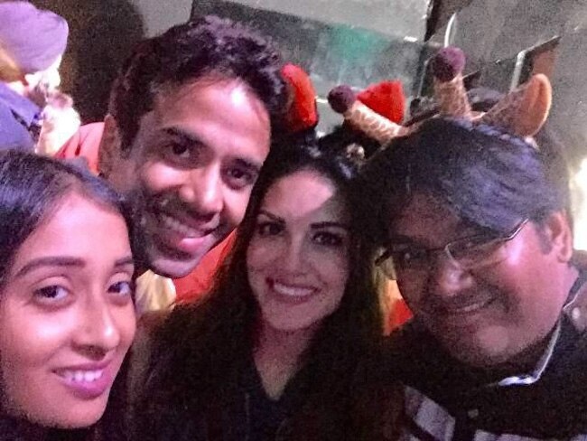 'मस्तीजादे' के सेट पर सनी लियोन की मस्ती