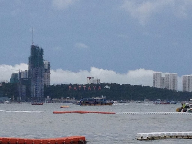 'मस्तीजादे' के सेट पर सनी लियोन की मस्ती