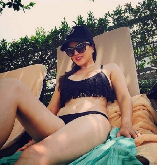 'मस्तीजादे' के सेट पर सनी लियोन की मस्ती