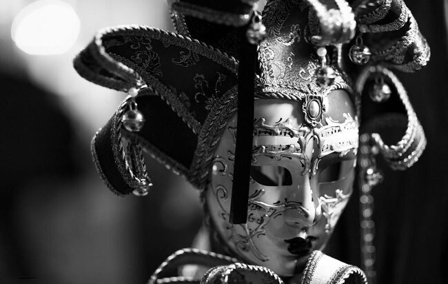 मिलिए मल्लिका की ग्लैमरस फोटो लेने वाले शख्स से