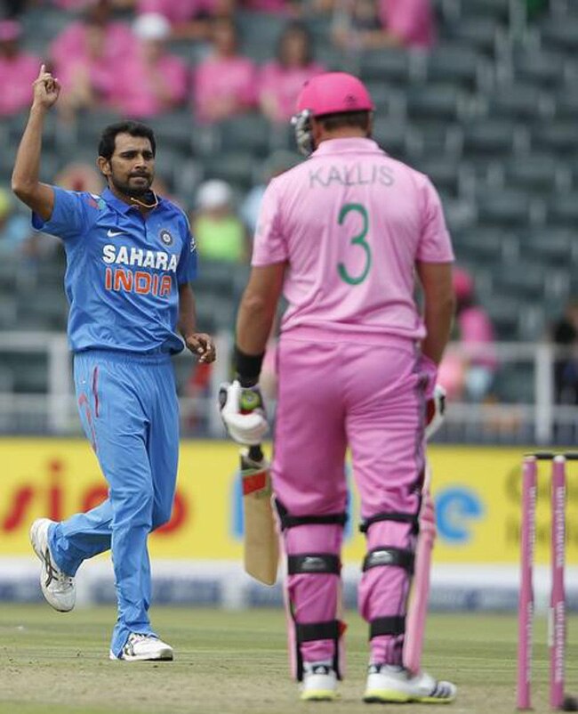 टीम इंडिया का 'शानदार' पेस बॉलर शमी...