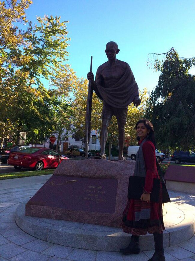 'डार्क एंड ब्‍यूटीफुल' एक्‍ट्रेस नंदिता दास Happy birthday