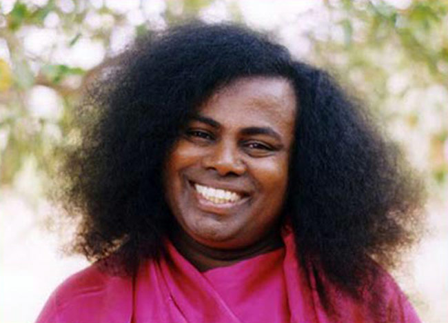 सेक्स, मर्डर जैसे विवादों में घ‍िरे देश के 9 बाबा...