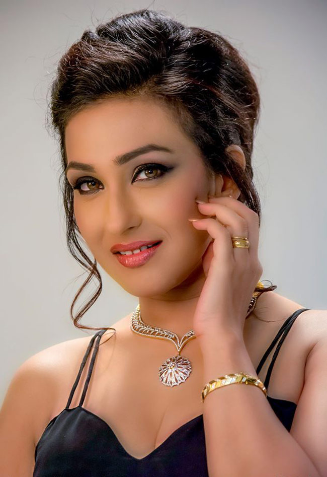 खूबसूरत रितुपर्णा सेनगुप्‍ता को Happy Birthday