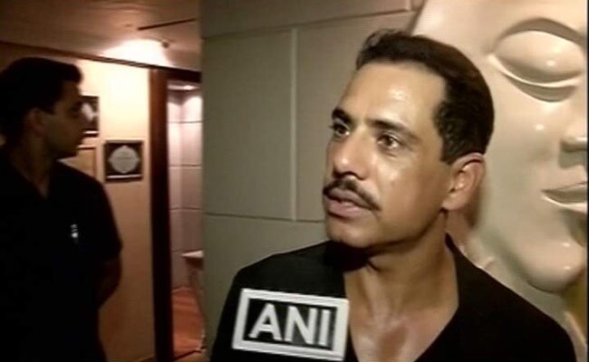 1 नवंबर 2014: तस्वीरों में दिनभर की अहम खबरें