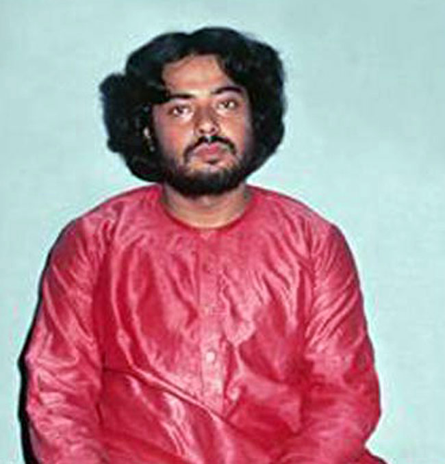 सेक्स, मर्डर जैसे विवादों में घ‍िरे देश के 9 बाबा...