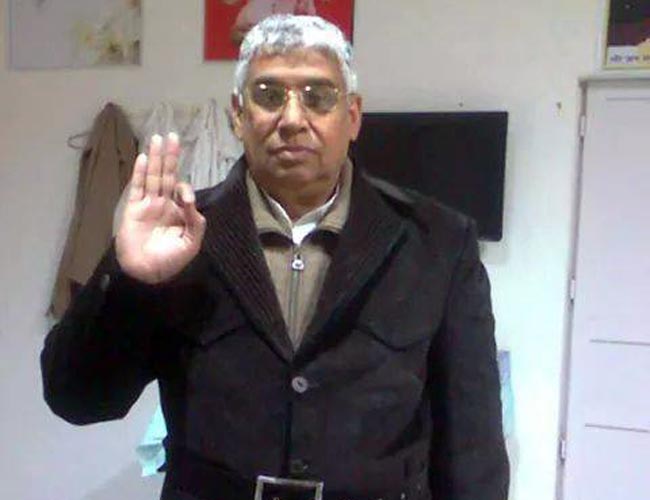 फेसबुक पर खुद को कबीर का फैन बताता है संत रामपाल