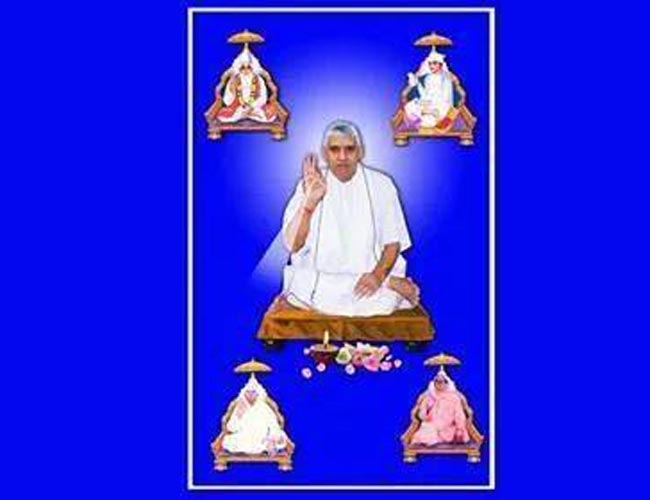 फेसबुक पर खुद को कबीर का फैन बताता है संत रामपाल