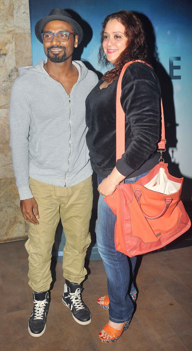 'गॉन गर्ल' की स्‍क्रीनिंग पर सोनाक्षी, अर्जुन और अदिति का कूल लुक