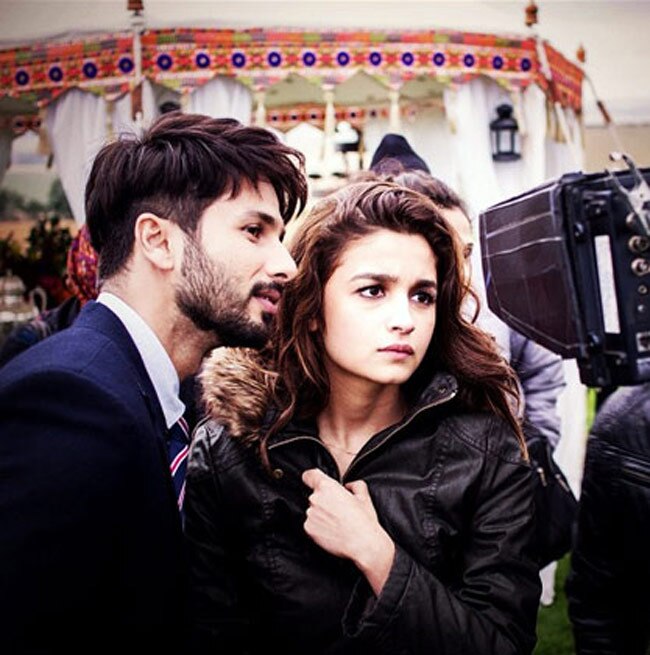 शानदार के सेट पर आलिया-शाहिद की 'पागलपंती...'