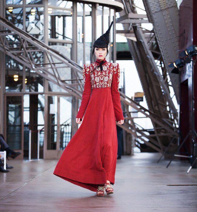 जब एफिल टावर के ऊपर हुआ डिजाइनर शिल्पा रेड्डी का फैशन शो