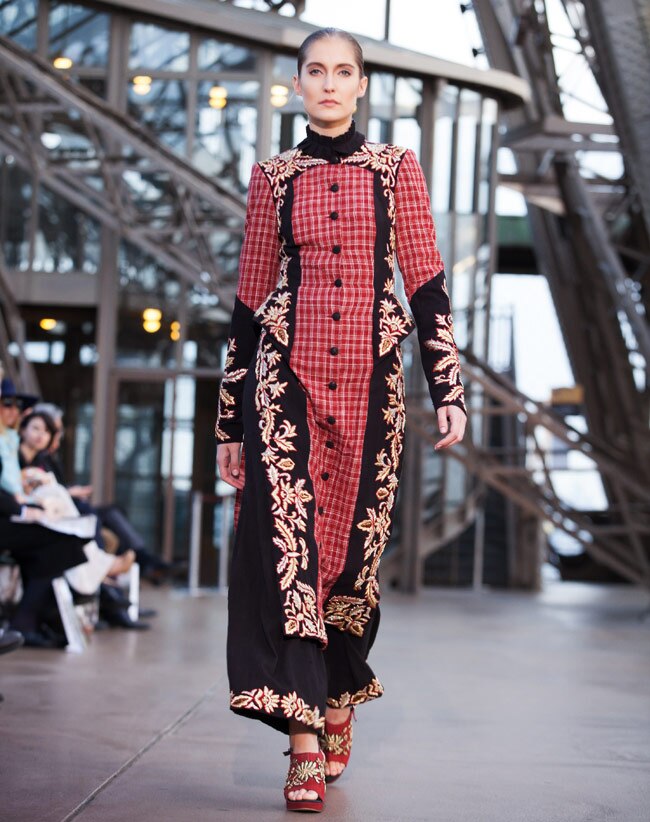 जब एफिल टावर के ऊपर हुआ डिजाइनर शिल्पा रेड्डी का फैशन शो