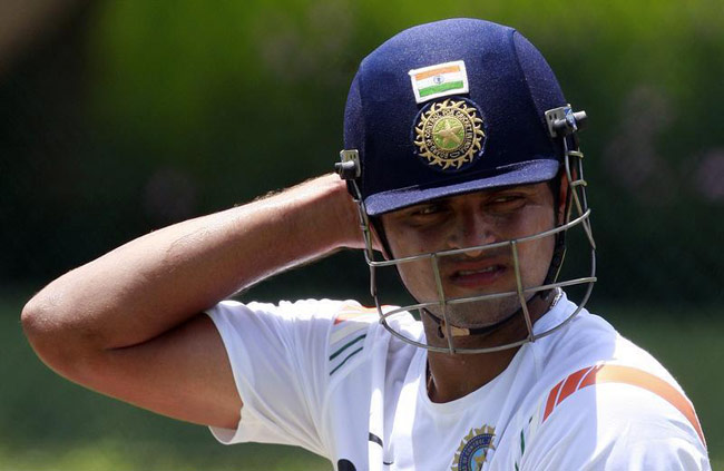 डेब्यू टेस्ट में ही सेंचुरी जड़ने वाले रैना को Happy B'day