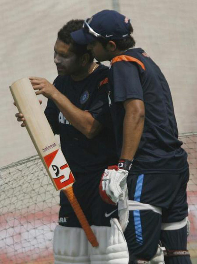 डेब्यू टेस्ट में ही सेंचुरी जड़ने वाले रैना को Happy B'day