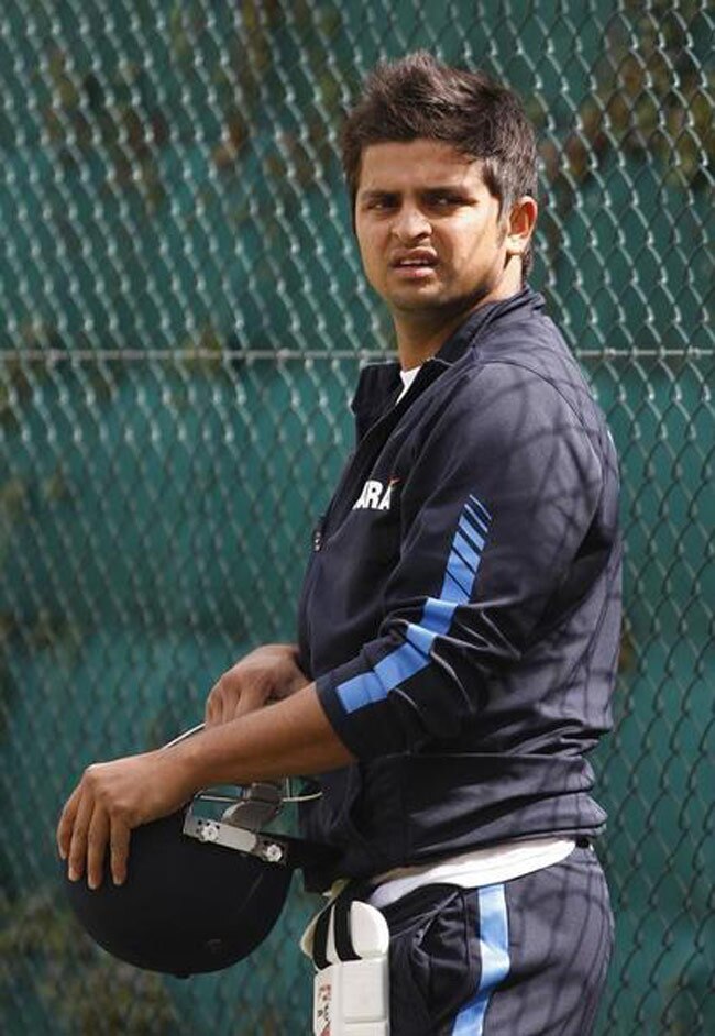 डेब्यू टेस्ट में ही सेंचुरी जड़ने वाले रैना को Happy B'day