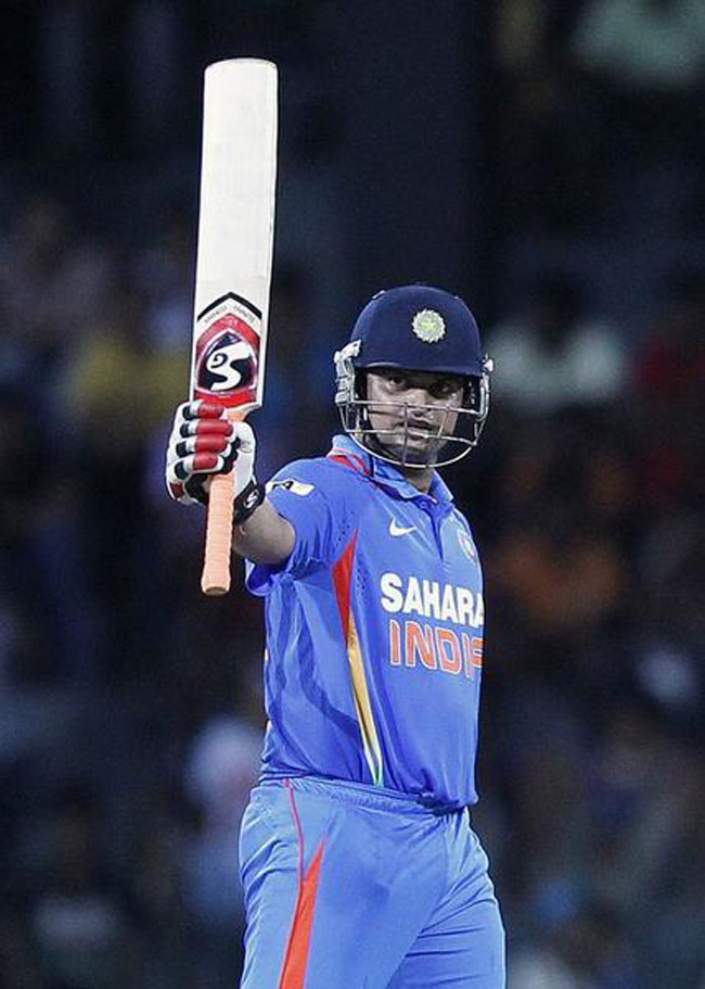 डेब्यू टेस्ट में ही सेंचुरी जड़ने वाले रैना को Happy B'day