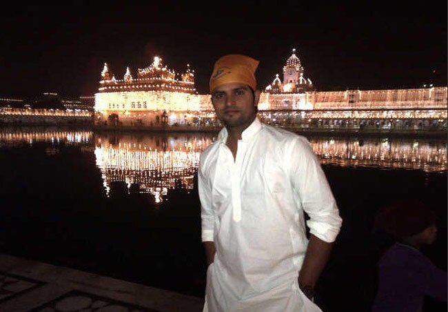 डेब्यू टेस्ट में ही सेंचुरी जड़ने वाले रैना को Happy B'day