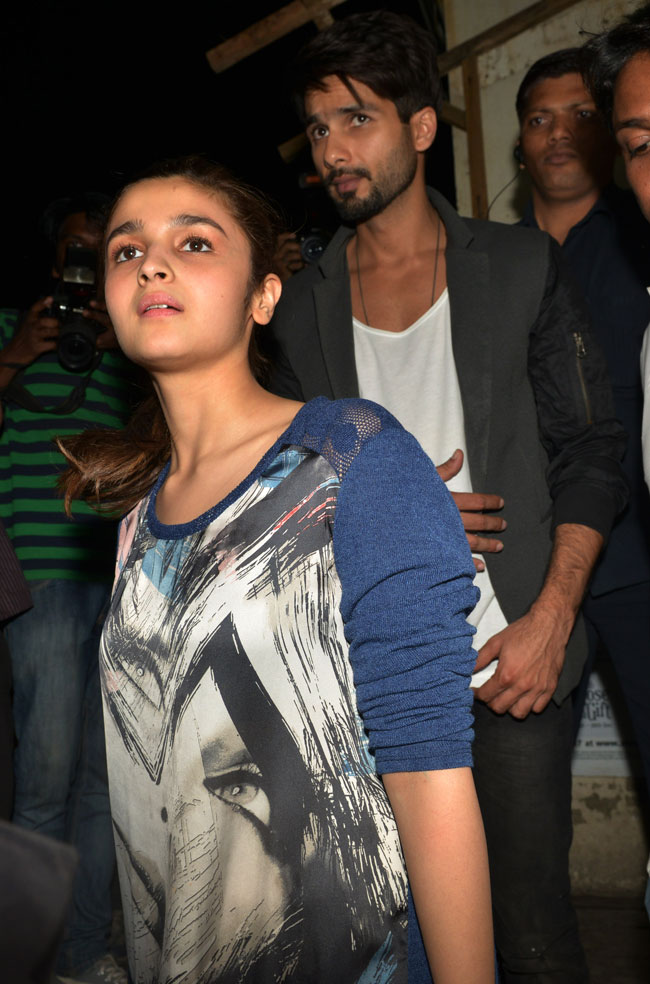 UGLY की स्क्रीनिंग पर दिखे हसीनाओं के जलवे