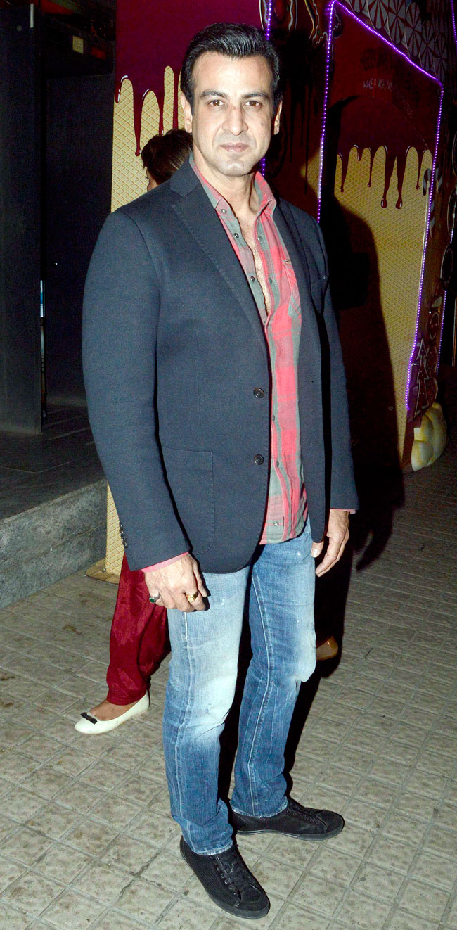 UGLY की स्क्रीनिंग पर दिखे हसीनाओं के जलवे