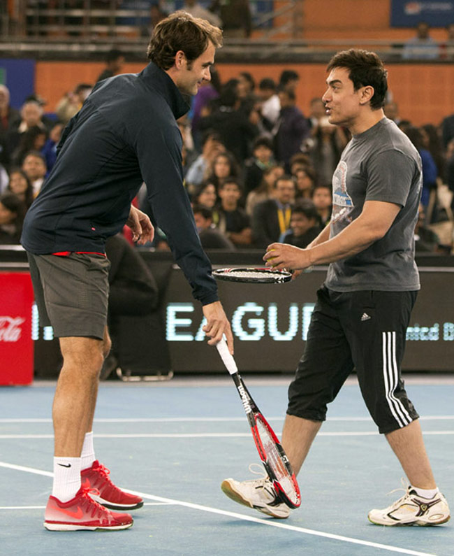 रॉजर फेडरर के साथ टेनिस कोर्ट में उतरे बॉलीवुड सितारे