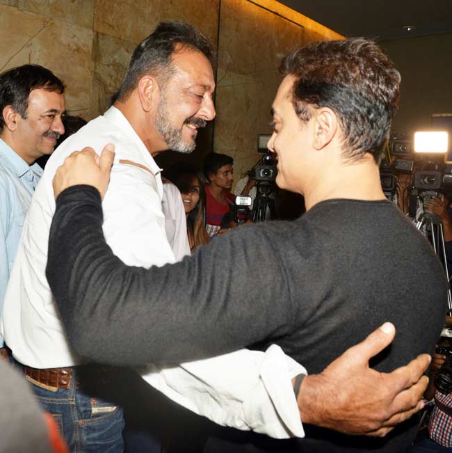 PK की स्क्रीनिंग पर संजय दत्त का बॉलीवुड से री-यूनियन