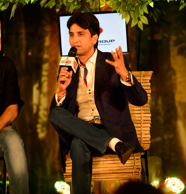 अंग्रेजी में मूर्खता भरी  बातों को भी सुना जाता है: अन्नू कपूर