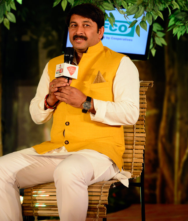 यूपी-बिहार से होने के नाते बहुत लाठियां खाईं: मनोज तिवारी