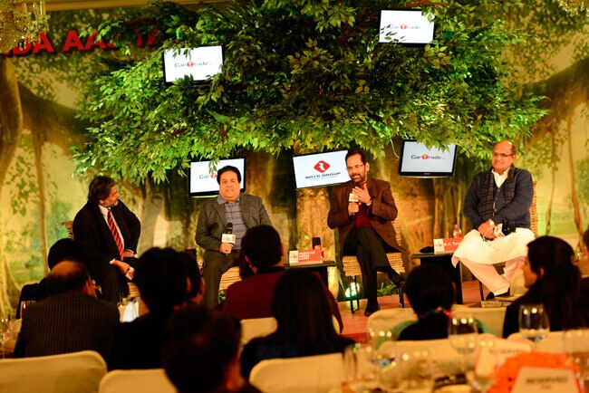 मोदी चांद-तारे लाने के वादे कर रहे हैं, जनता सबक सिखाएगी: राजीव शुक्ला