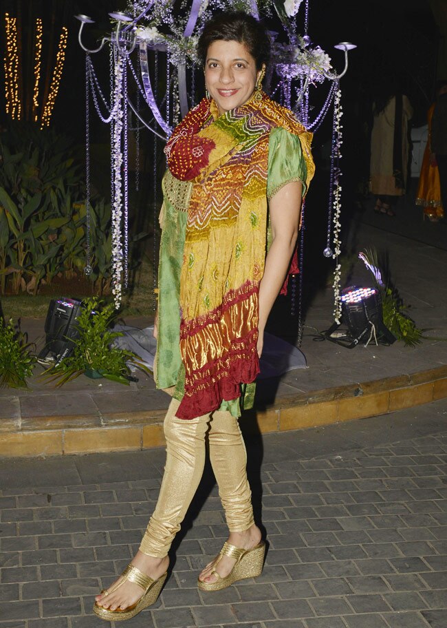 डिजाइनर मनीष मल्होत्रा की खुशियों में सितारों ने की शिरकत