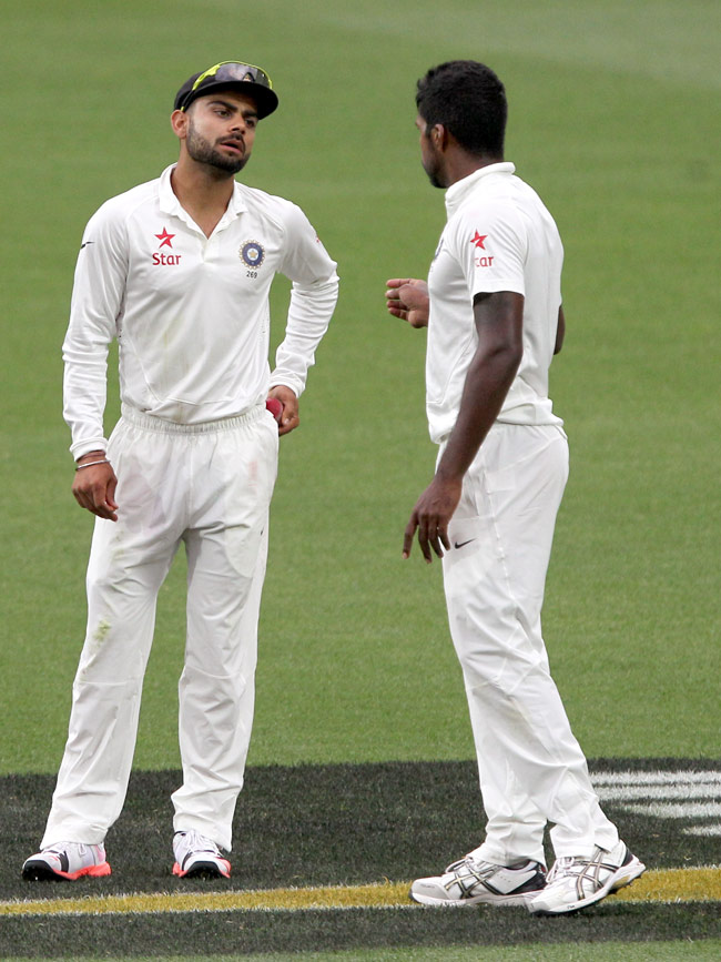 एडिलेड टेस्ट Day 2: क्लार्क, स्मिथ की सेंचुरी, भारत बैकफुट पर