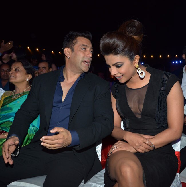 बिग स्टार एंटरटेनमेंट अवॉर्ड 2014 की सितारों से सजी शाम