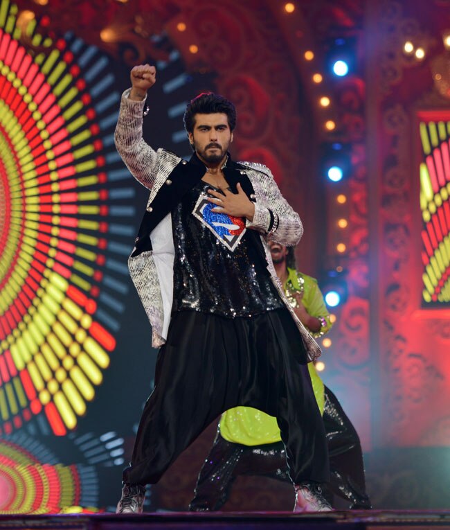 बिग स्टार एंटरटेनमेंट अवॉर्ड 2014 की सितारों से सजी शाम