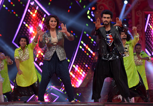 बिग स्टार एंटरटेनमेंट अवॉर्ड 2014 की सितारों से सजी शाम