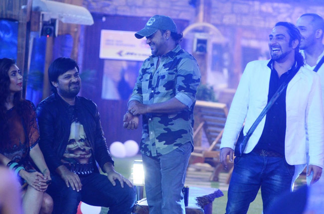 Bigg Boss: घर आज होगा सितारों से गुलजार