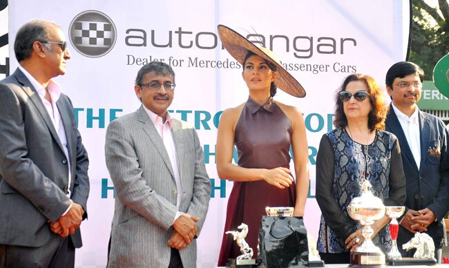 बबली अनुष्का, स्टाइलिश जैकलीन ने यूं बिताया वीकेंड