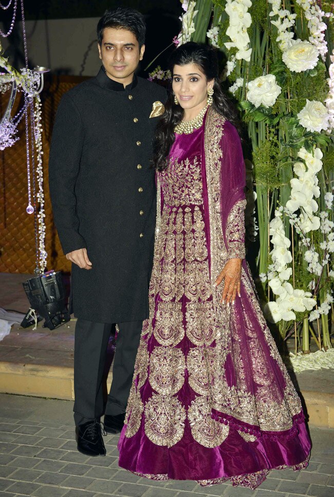 डिजाइनर मनीष मल्होत्रा की खुशियों में सितारों ने की शिरकत