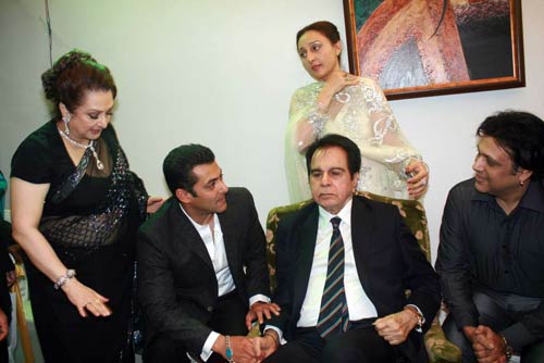 Happy Birthday: दिलीप कुमार का 92वां जन्‍मदिन