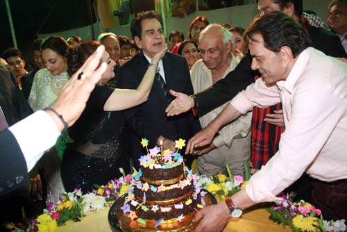 Happy Birthday: दिलीप कुमार का 92वां जन्‍मदिन