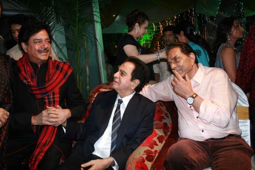 Happy Birthday: दिलीप कुमार का 92वां जन्‍मदिन