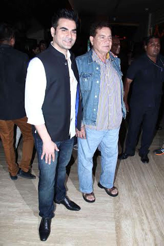 'Dolly Ki Doli' ट्रेलर लॉन्च पर 'लुटेरी' सोनम ने लूटी महफिल