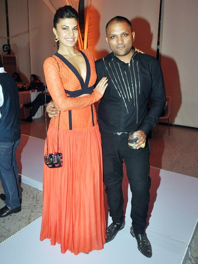 'केसरिया' जैकलीन फर्नांडिस की मनमोहक तस्वीरें