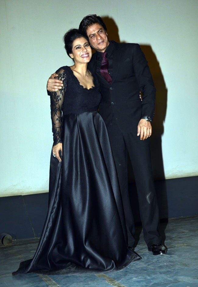 DDLJ 1000 हफ्ते: शाहरुख-काजोल ने मराठा मंदिर में मनाया जश्न