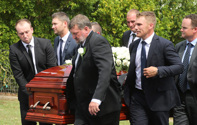 'नॉटआउट 63' फिलिप ह्यूज को आखिरी सलाम...