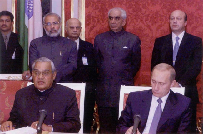 गुरु अटल और शिष्य मोदी: जानें कैसे गुरु की जगह ली शिष्य ने