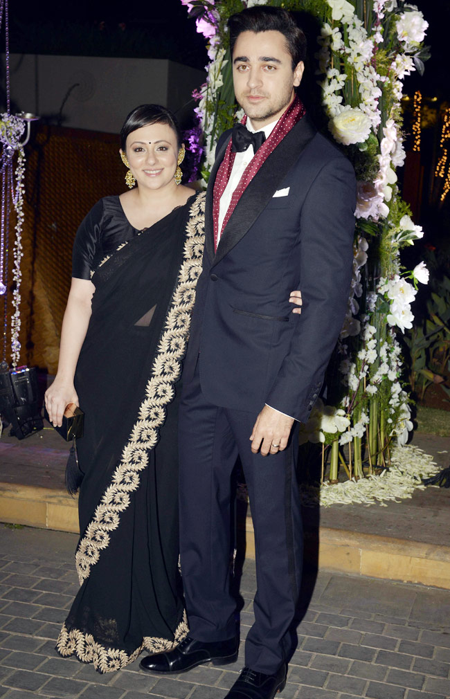 डिजाइनर मनीष मल्होत्रा की खुशियों में सितारों ने की शिरकत