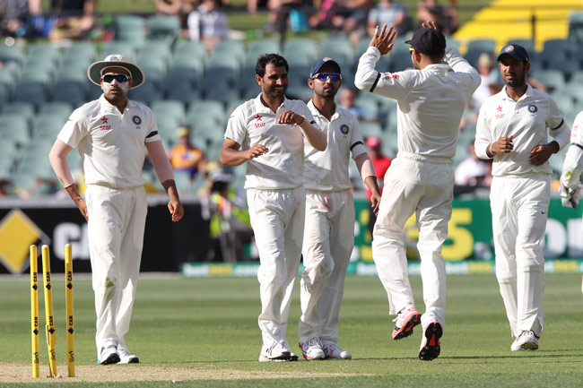 एडिलेट टेस्ट का पहला दिन डेविड वार्नर की सेंचुरी के नाम