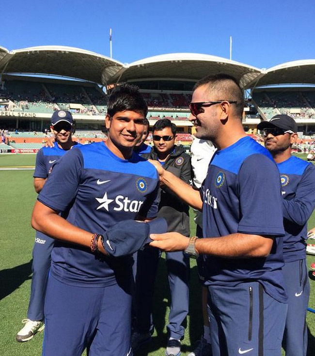 एडिलेट टेस्ट का पहला दिन डेविड वार्नर की सेंचुरी के नाम