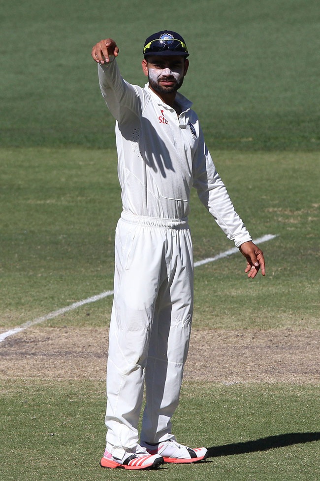 एडिलेड टेस्ट Day 4: ... जब भिड़े वार्नर और एरोन